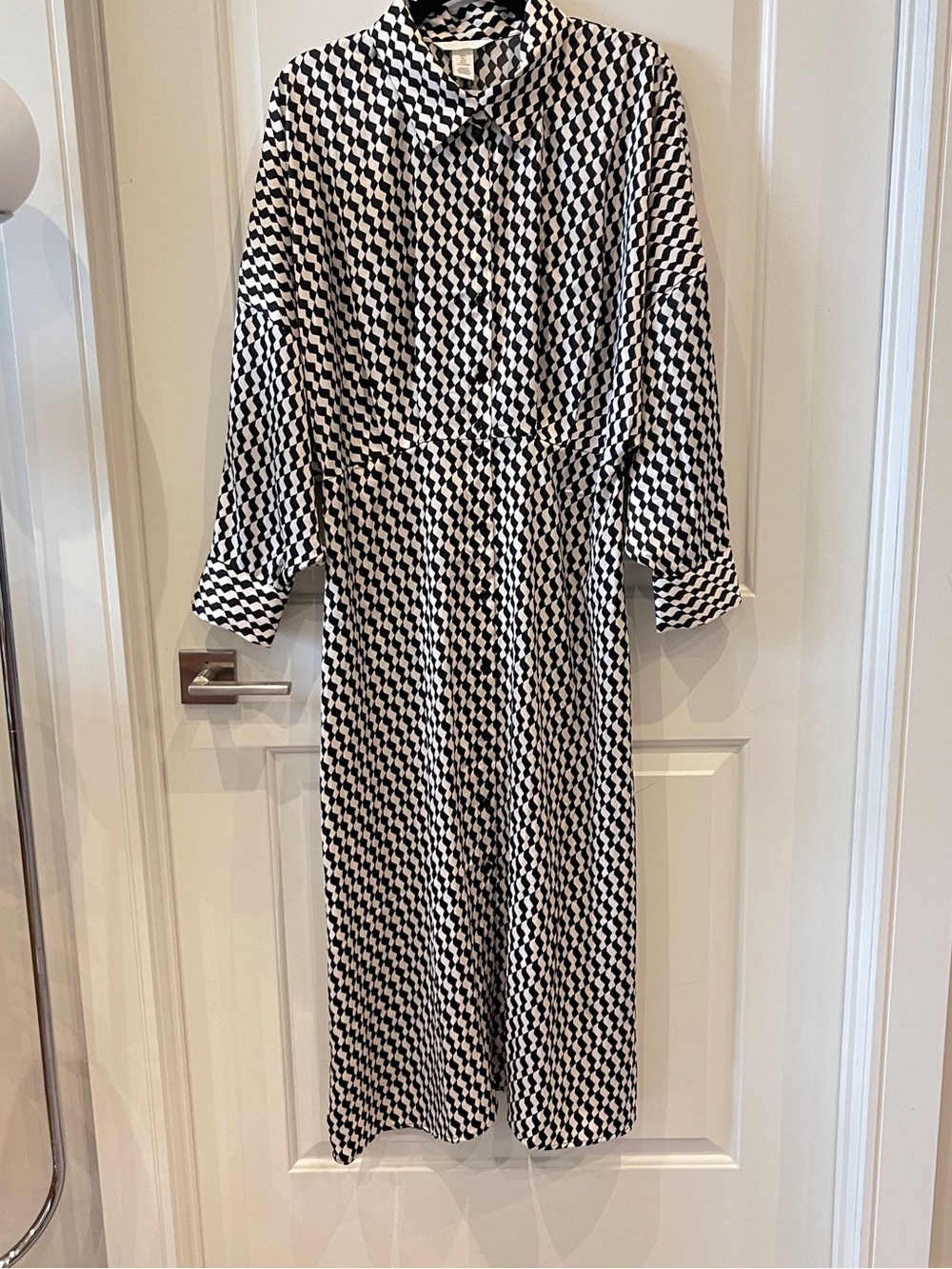Black & White Geometric Long Shirt Dress